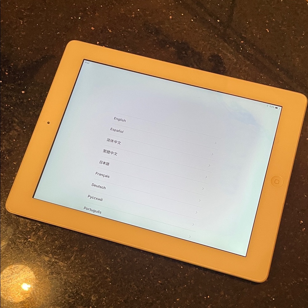 Silver ipad 4th Generation (Wi-Fi only) 64g (iPad only- no cable or plug)